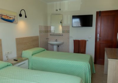 Alojamiento Lanzarote, habitación doble con baño